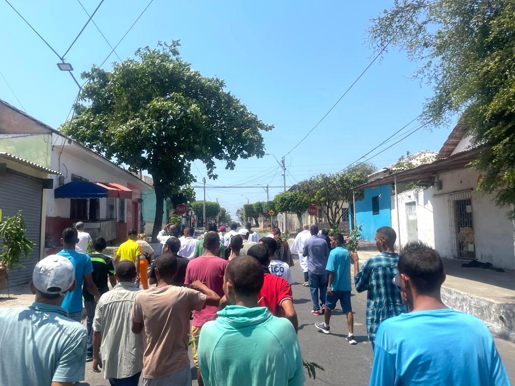 Procesión por las calles de San Roque.