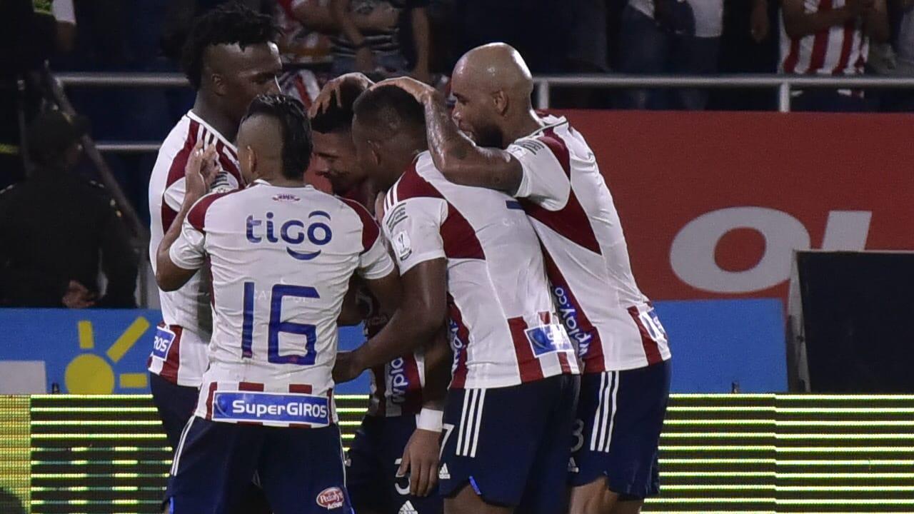 La celebración del gol de Edwin Herrera. El Metropolitano aplaudió.