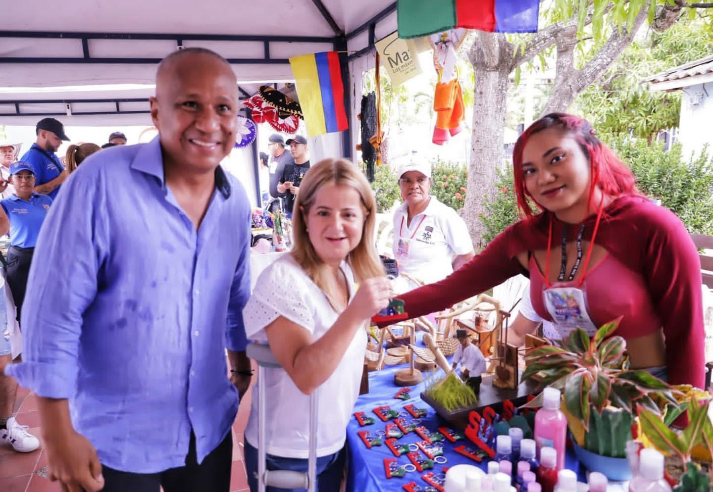 Gobernadora Elsa Noguera junto a Danilo Cabarcas, Alcalde de Suan.