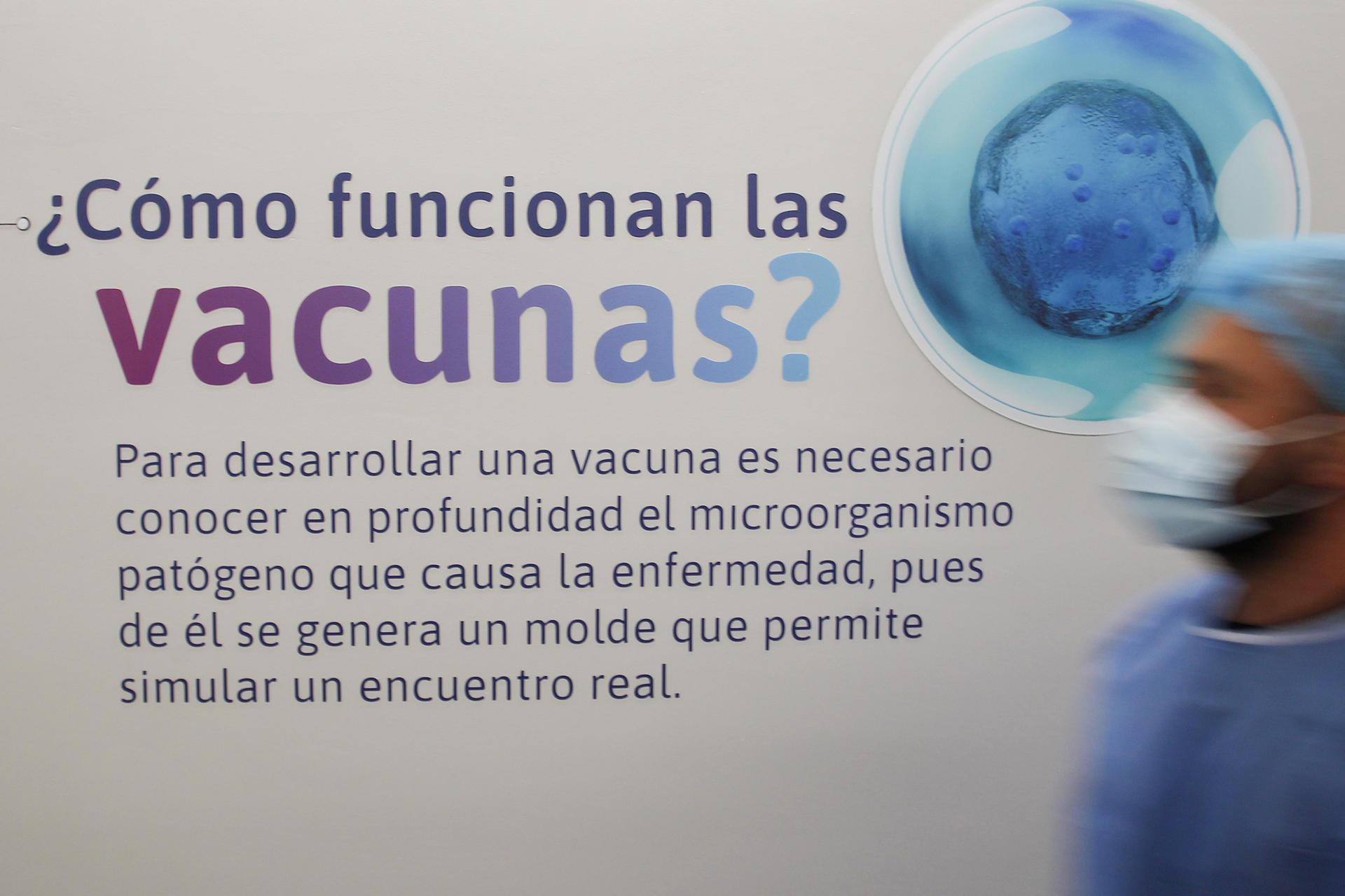 Texto alusivo a las vacunas en la nueva sede.