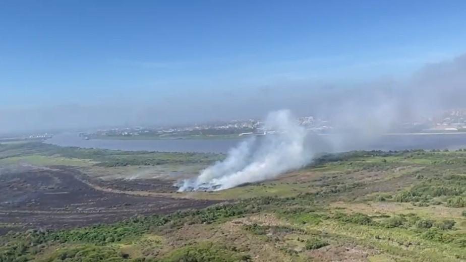 La magnitud del incendio en el Parque Isla Salamanca.