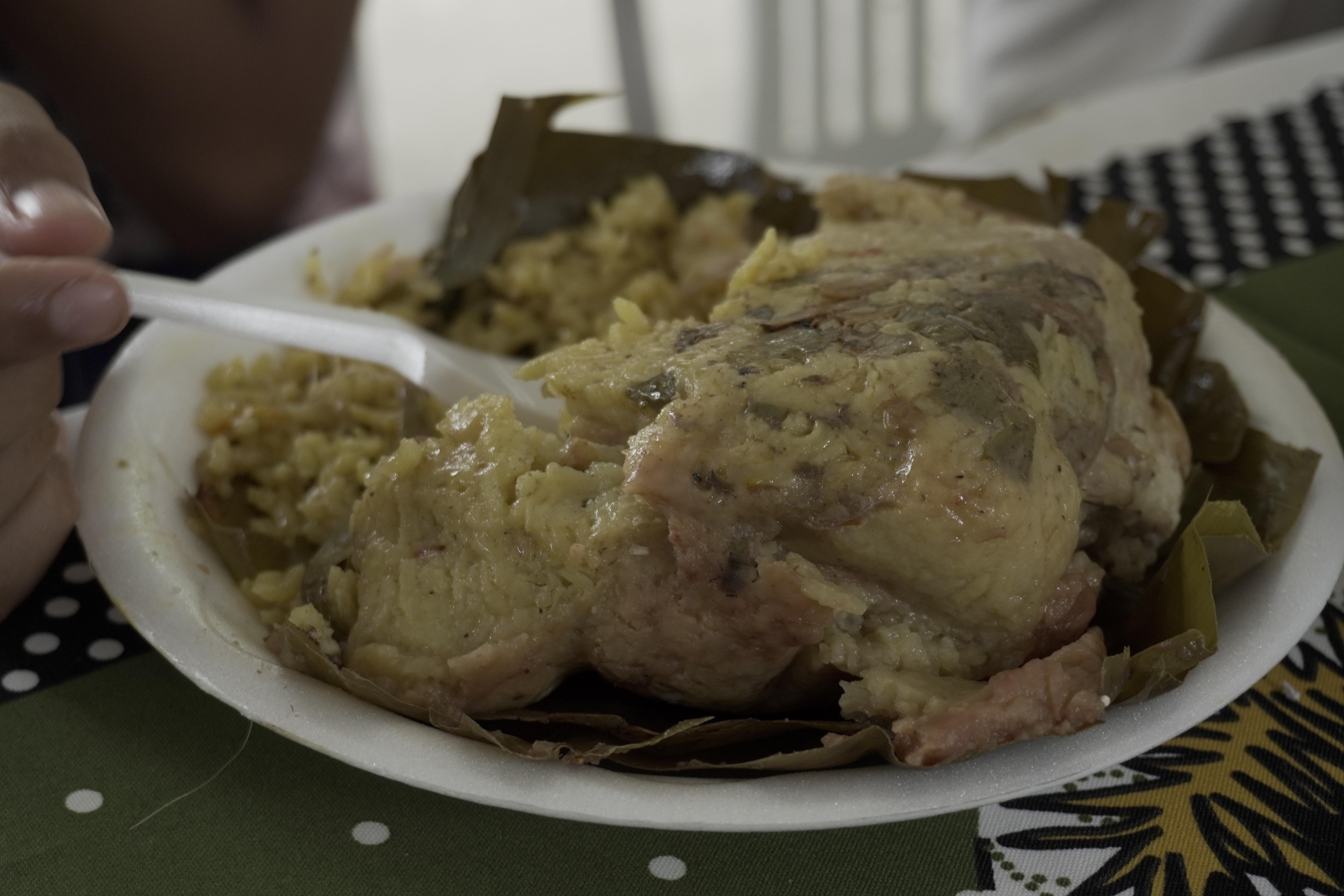 ¿De carne, cerdo, pollo, gallina o mixto? De todos los sabores de pasteles hay en Pital de Megua este lunes festivo