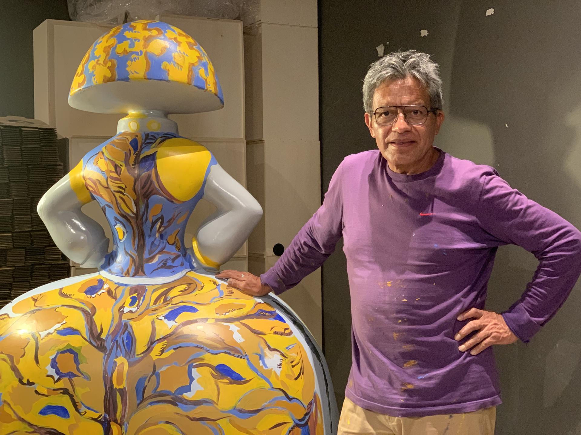 Miguel Betancourt con la menina.