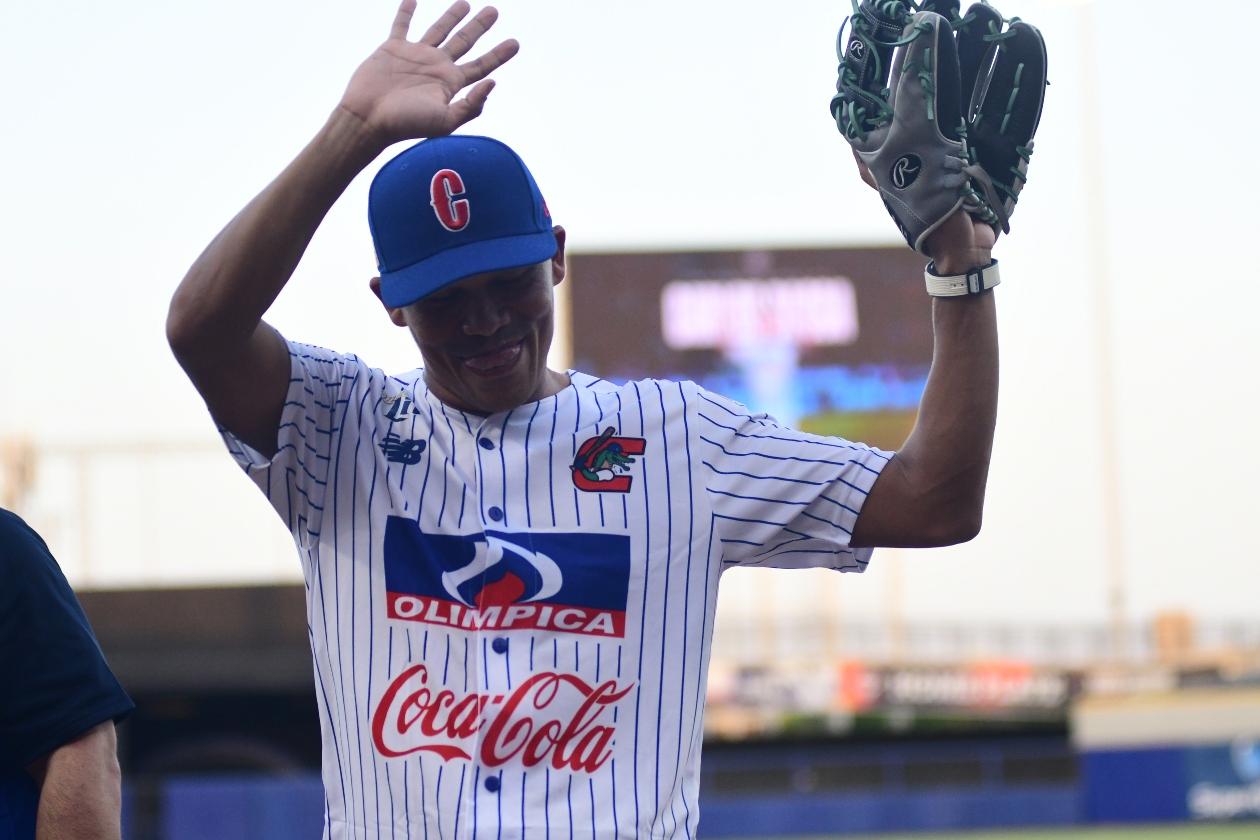 Carlos Bacca fue ovacionado por el público del Édgar Rentería.