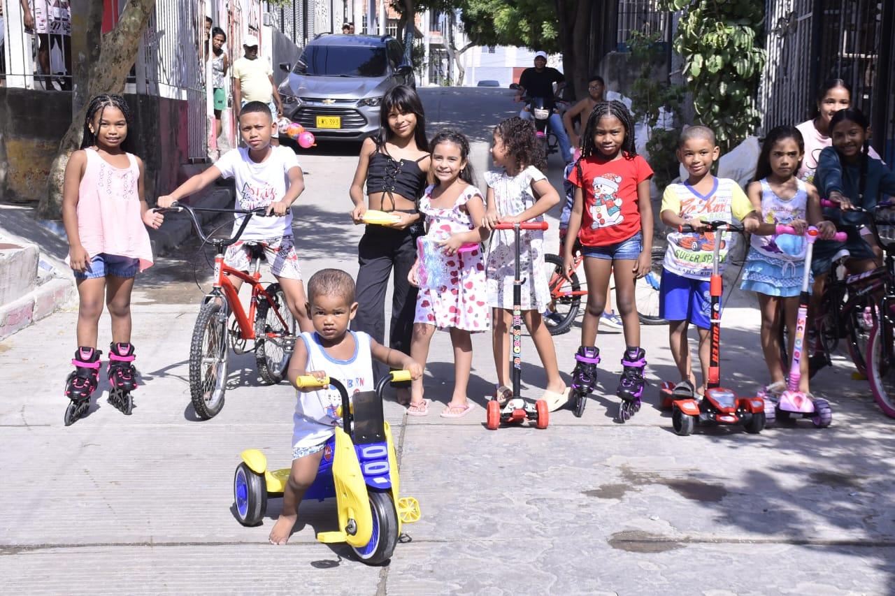 Niños en el barrio La Sierrita.