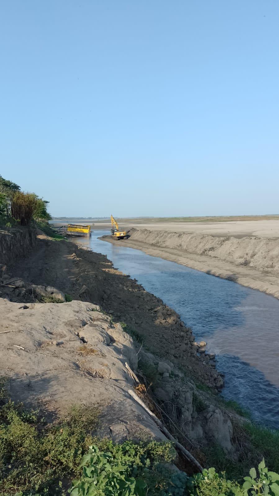 El playón que se formó frente a la bocatoma del acueducto de Campo de la Cruz