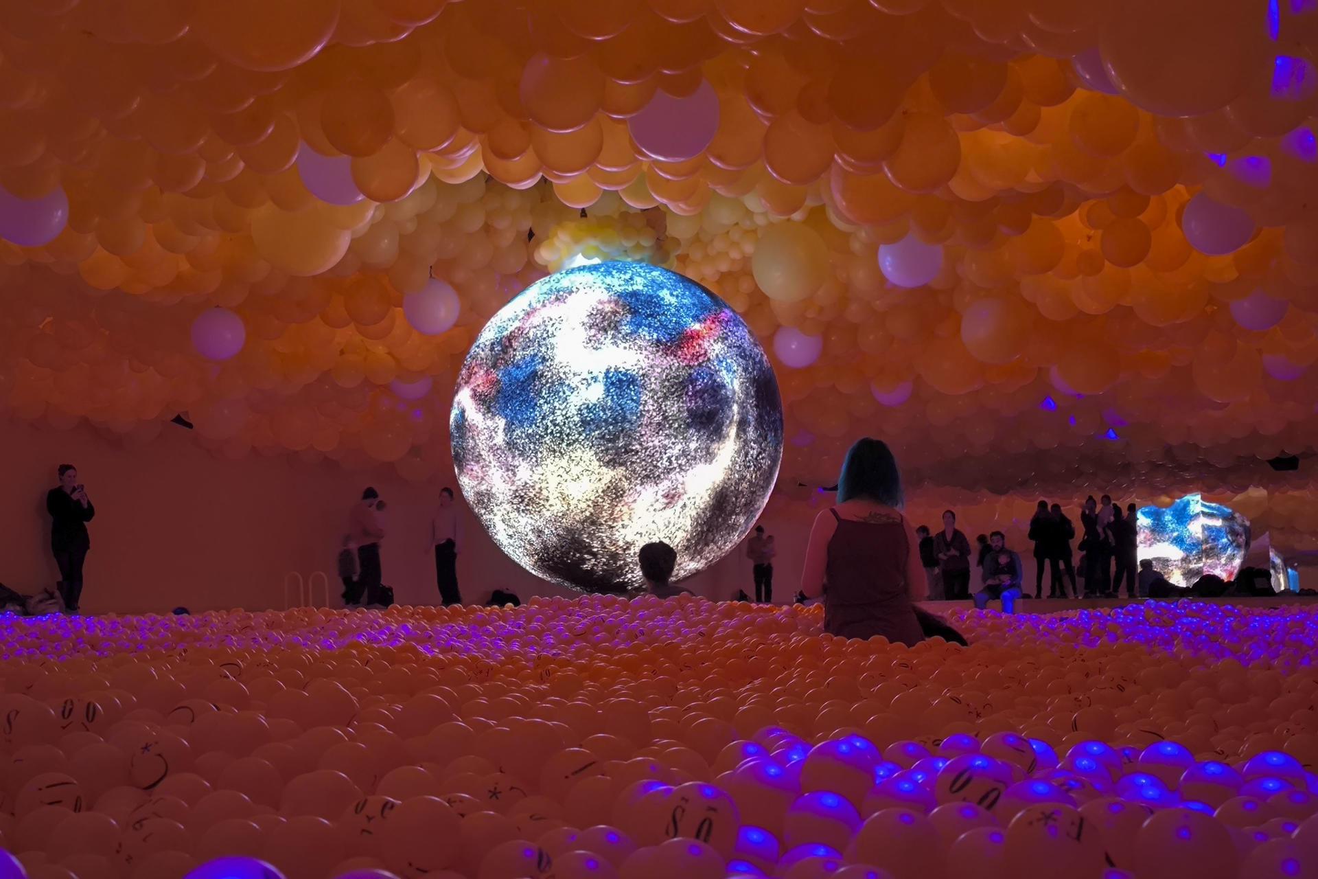 Piscina de bolas en el Museo de Globos en Londres.