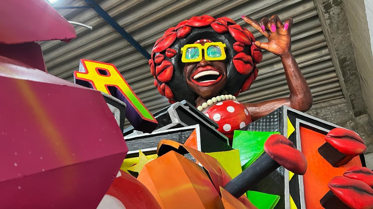 Carrozas se ponen a punto para el Carnaval de Barranquilla 2024