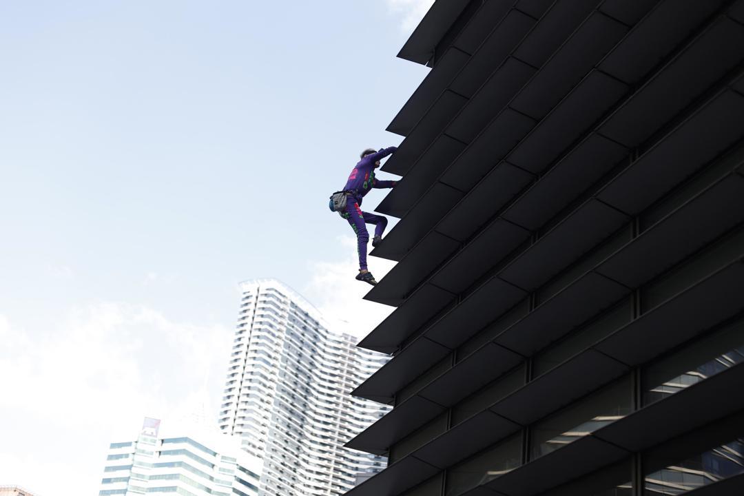 El escalador Alain Robert.