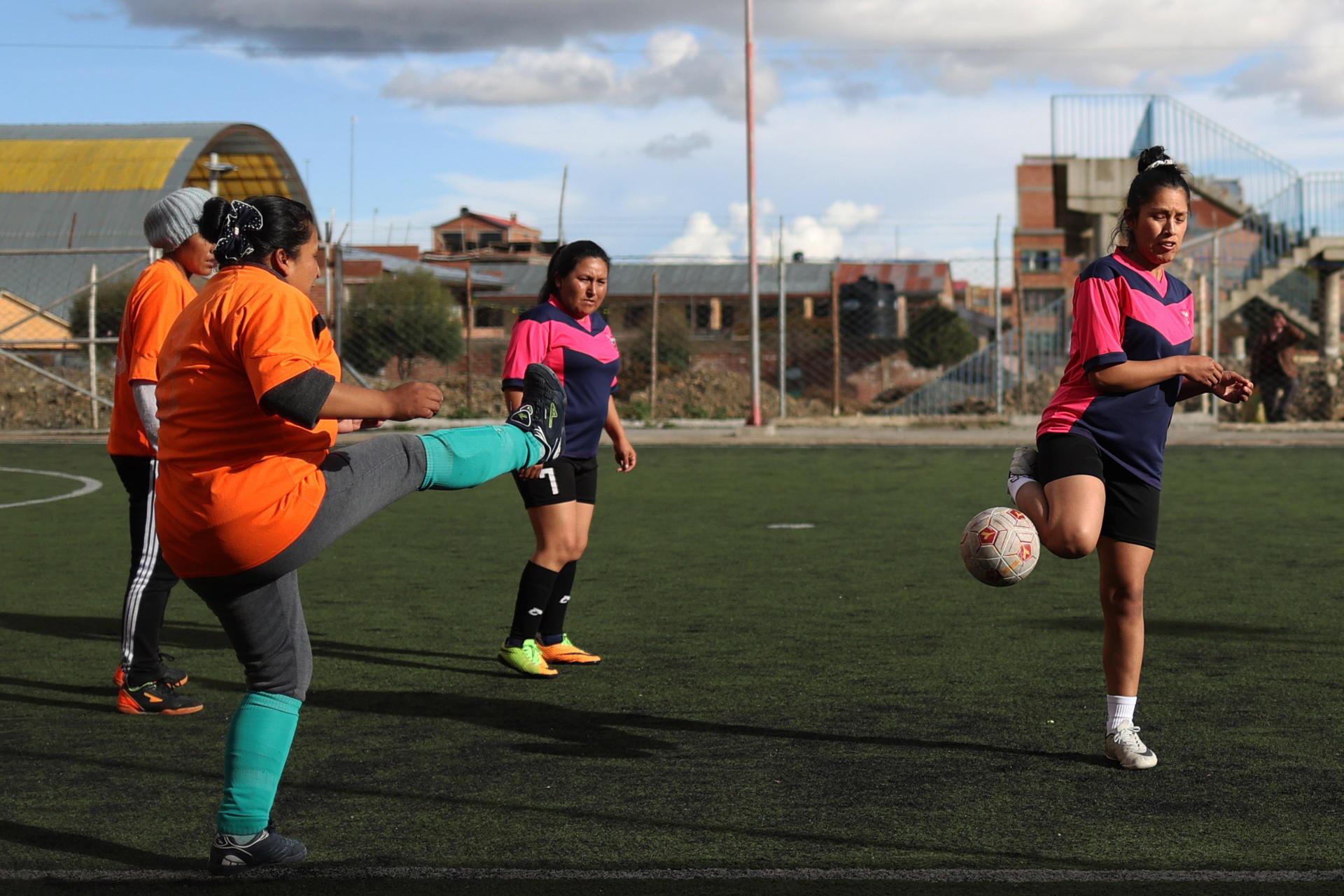 Jugadoras del 'Club Deportivo Mayas Fem' de Bolivia