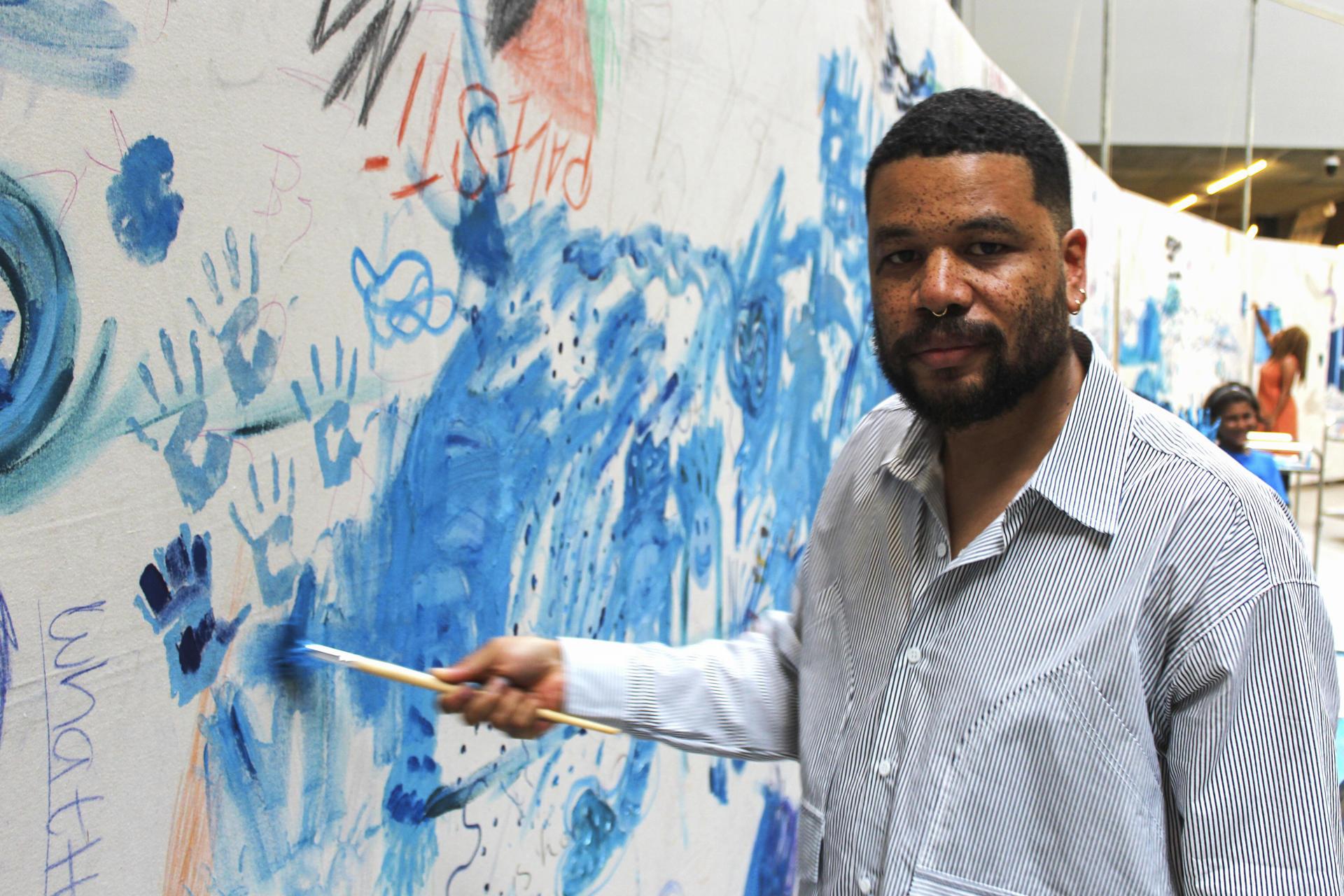 El artista colombiano Oscar Murillo.