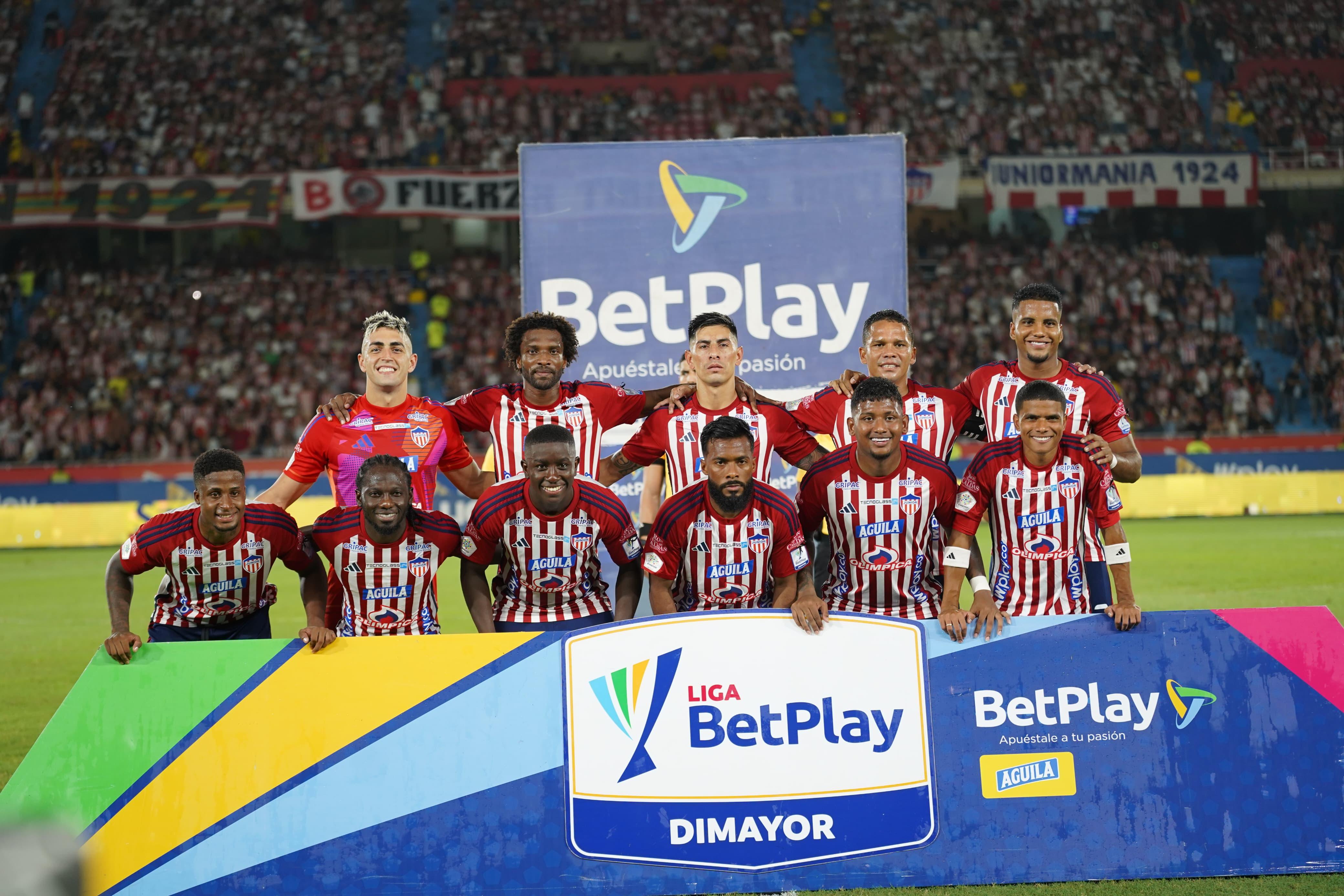 Equipo de Junior formado.