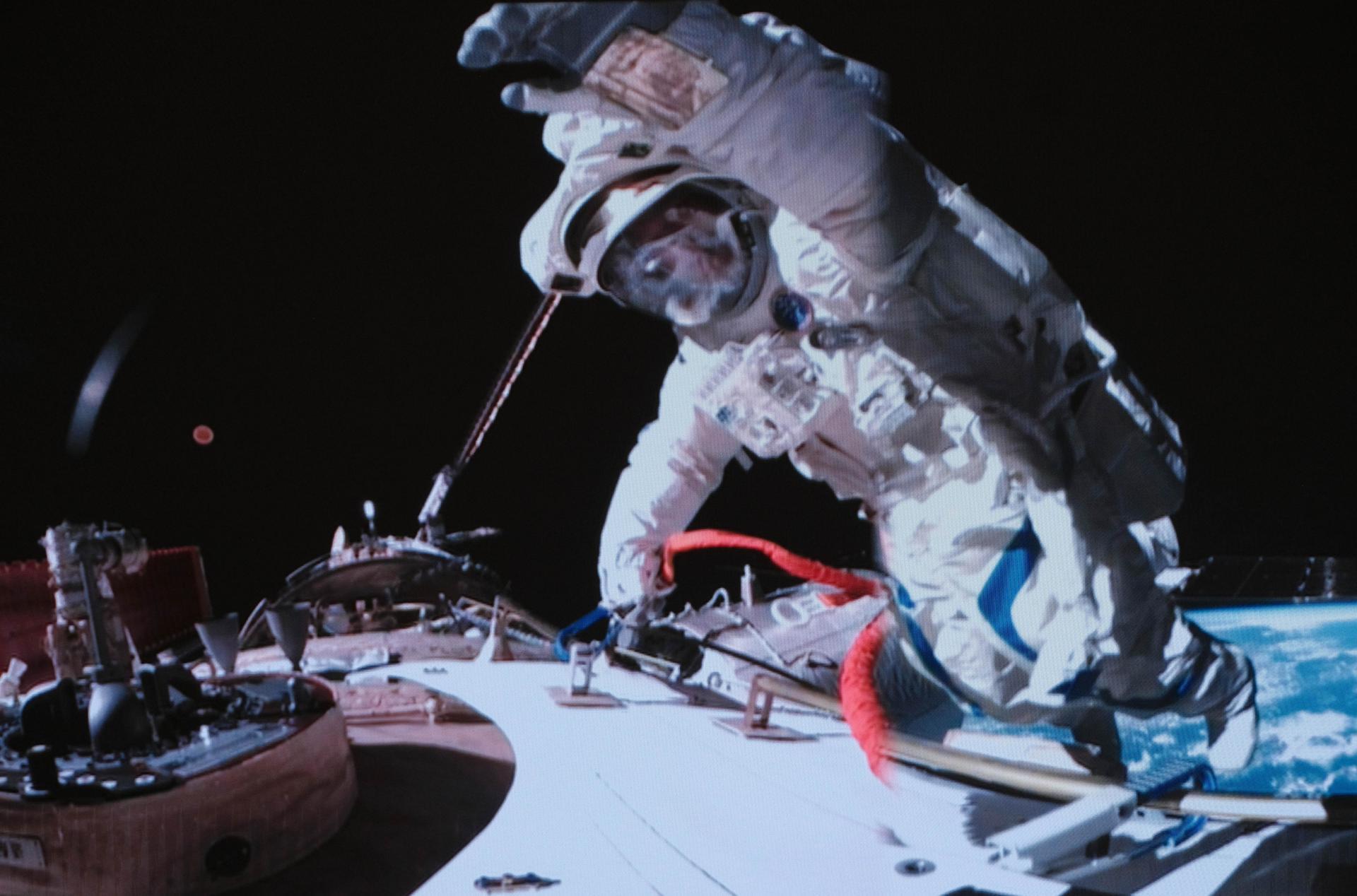 Fueron los astronautas Cai Xuzhe y Song Lingdong.