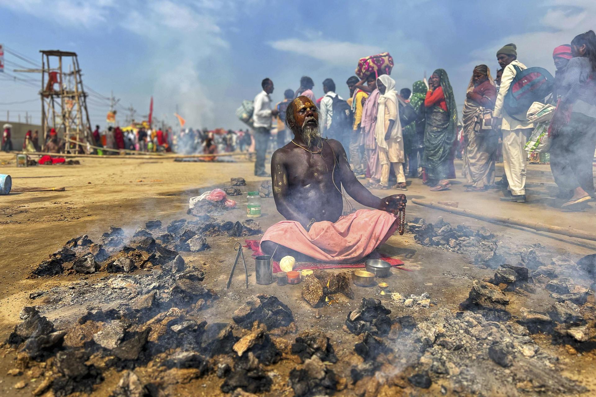Festival hindú de Kumbh Mela en la ciudad india de Prayagraj.