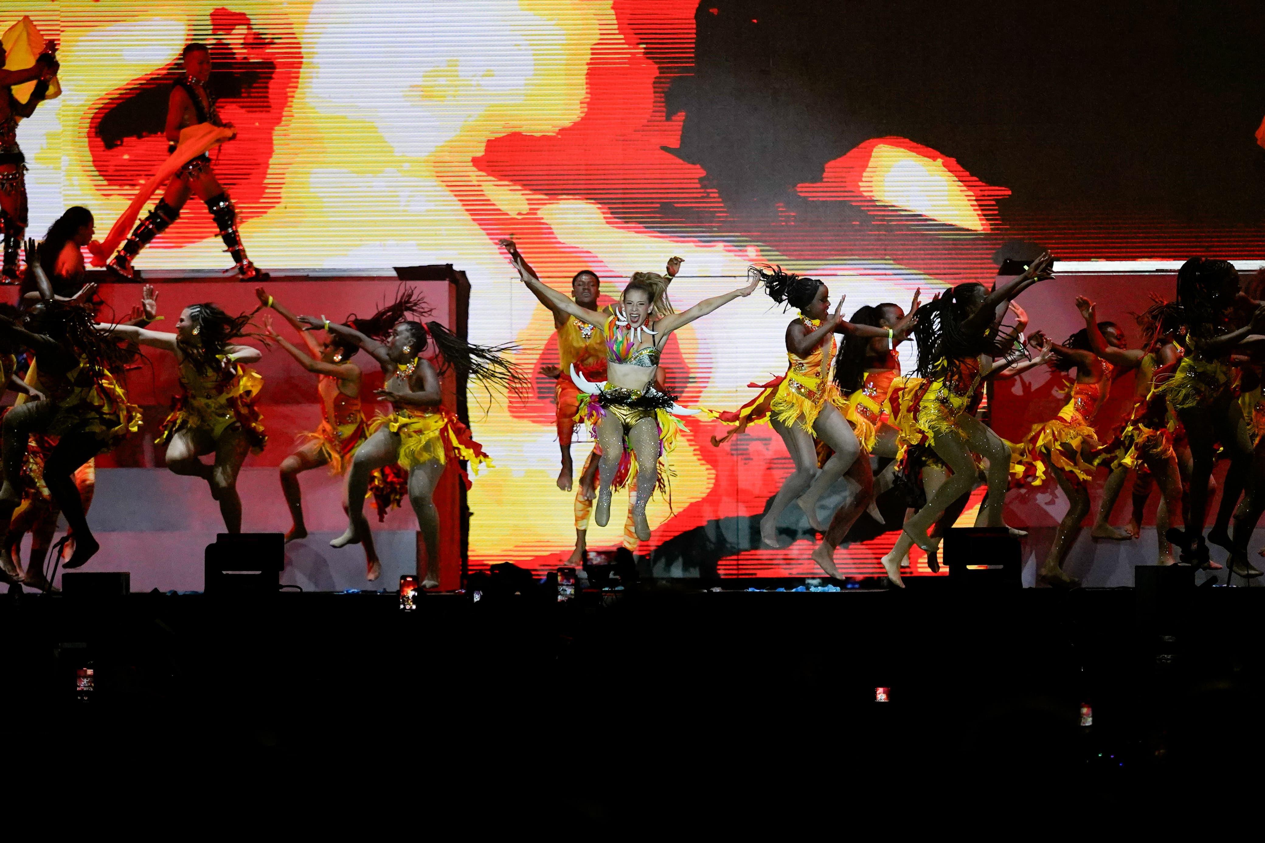 La Reina Tatiana en pleno show en el escenario. 