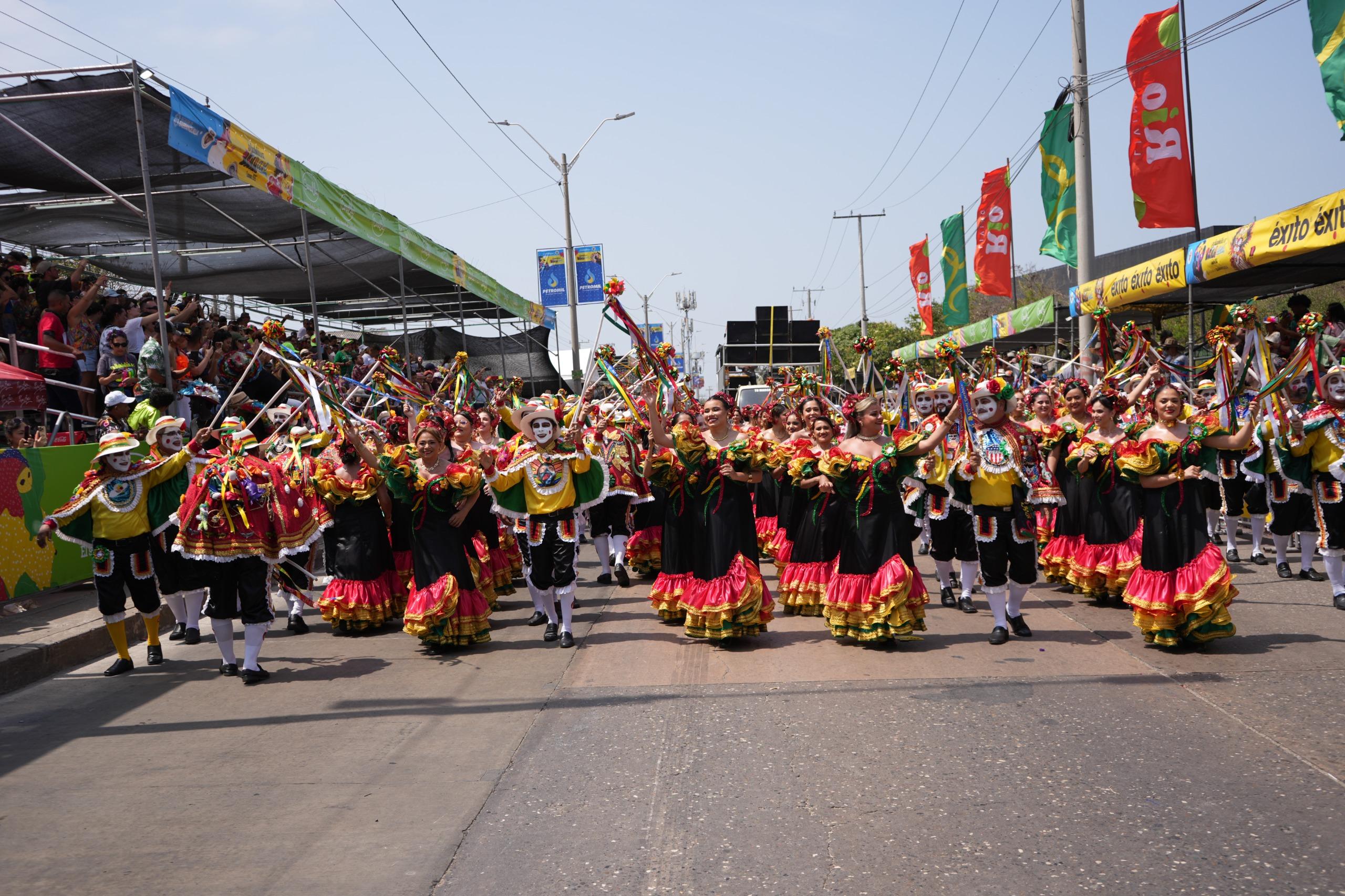 El Congo Unilibre presente en el desfile. 