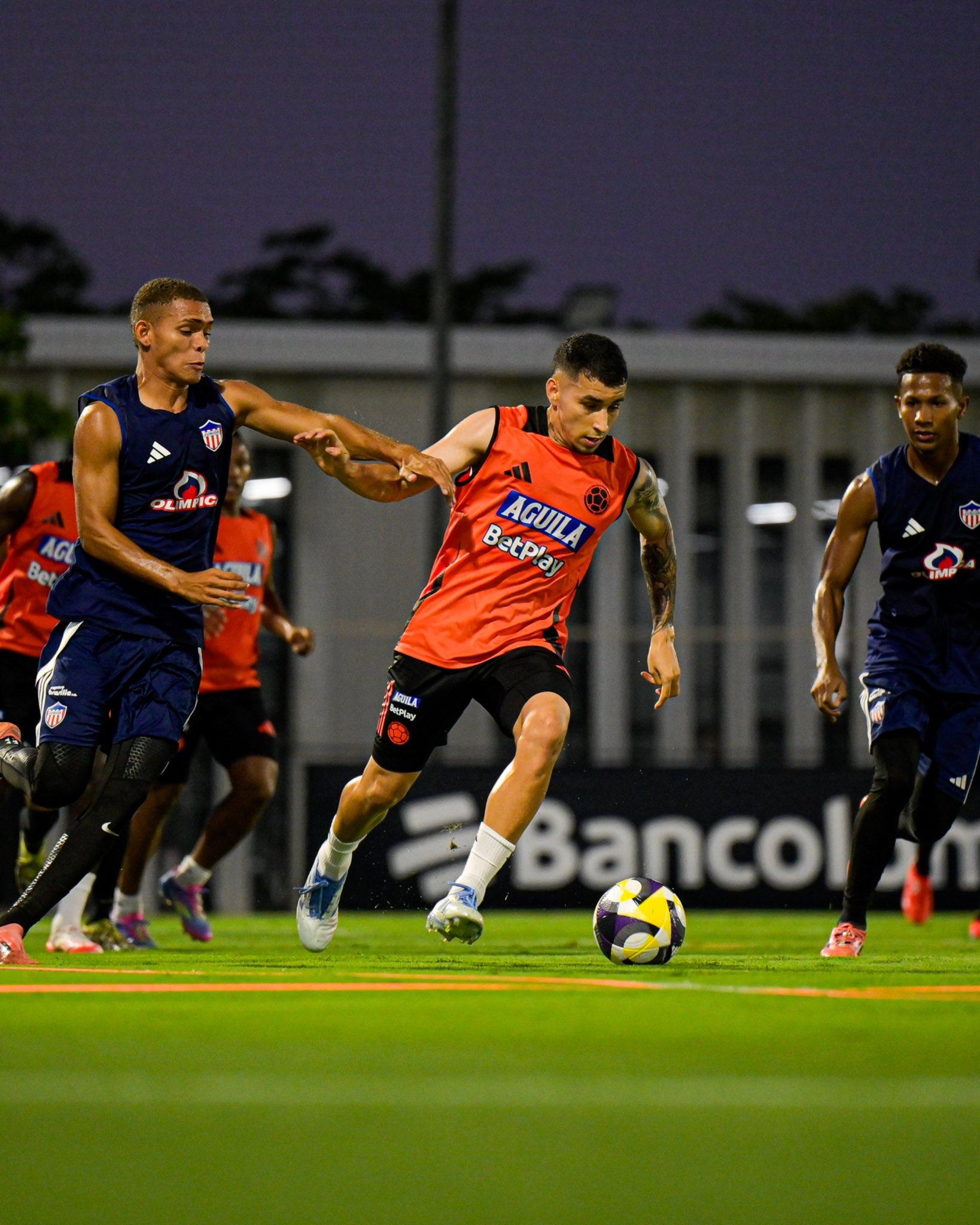Gustavo Puerta durante una práctica de la Selección Colombia. 