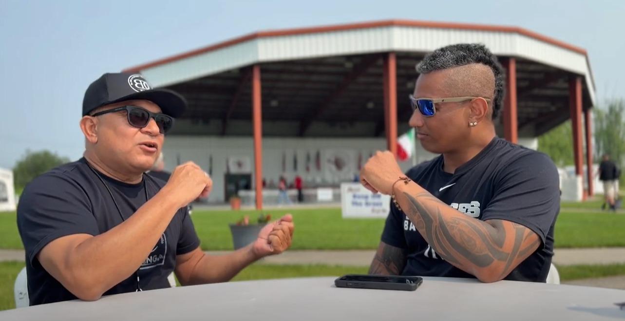 Marco Pérez en diálogo con Rodrigo Valdés Jr., en Canastota.