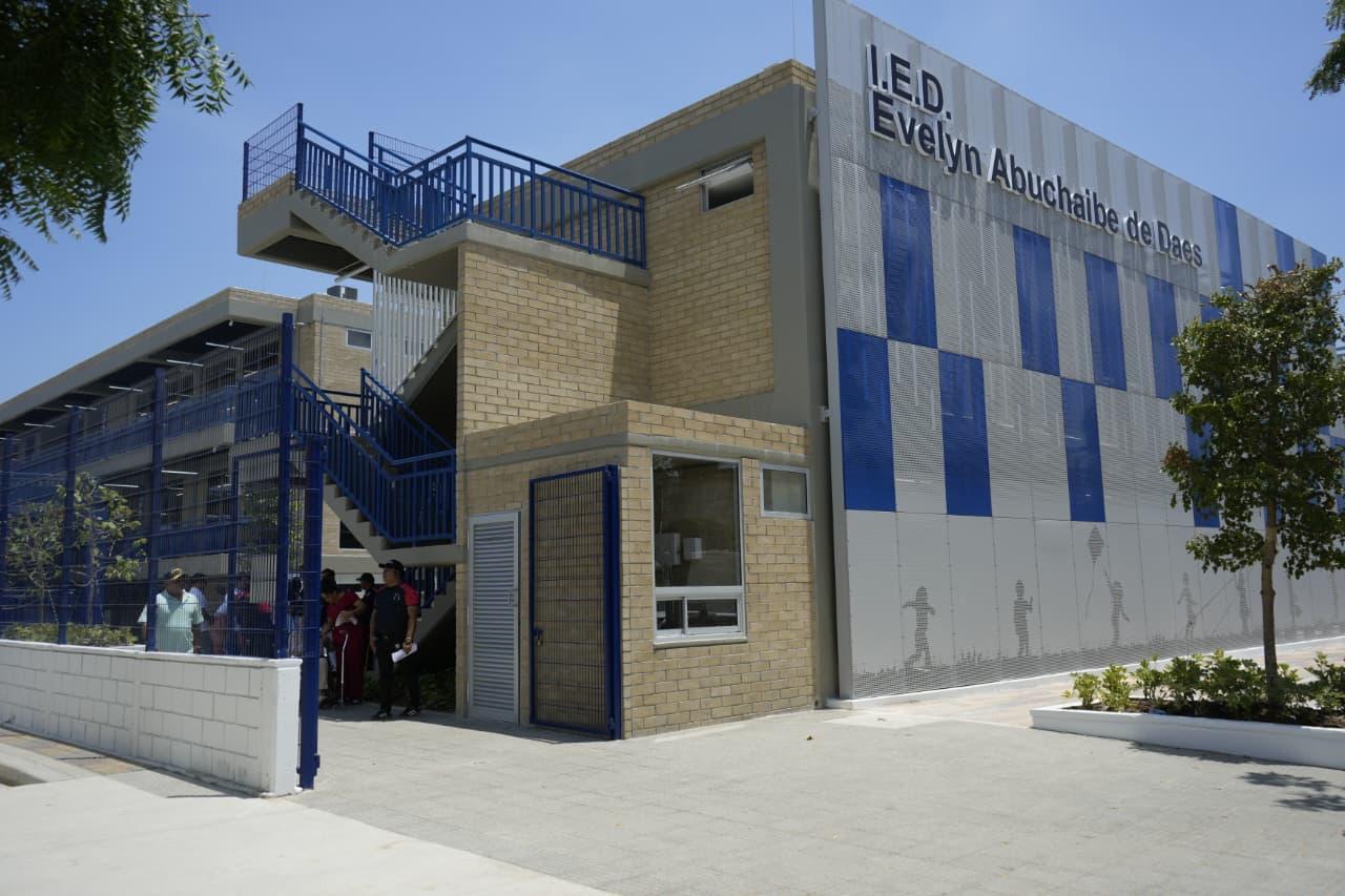 IED Evelyn Abuchaibe de Daes.