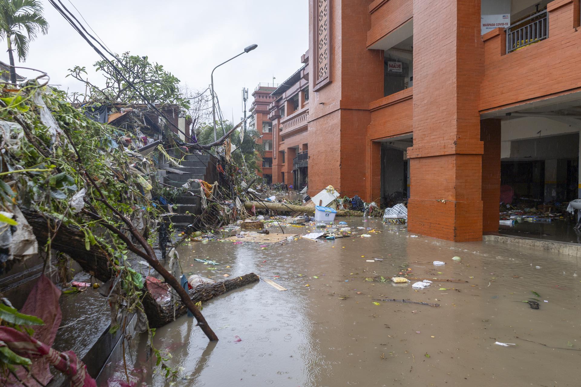 Inundaciones en Indonesia.