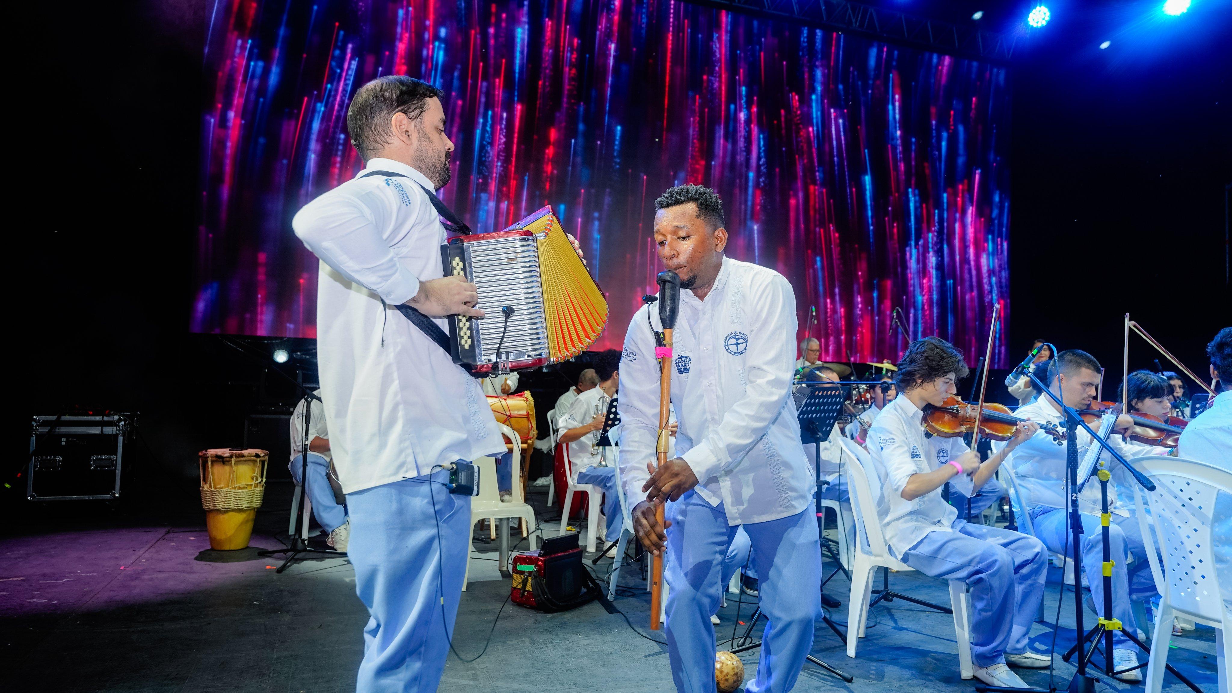 Gaita y acordeón durante el festival del Jazz en Mompox. 