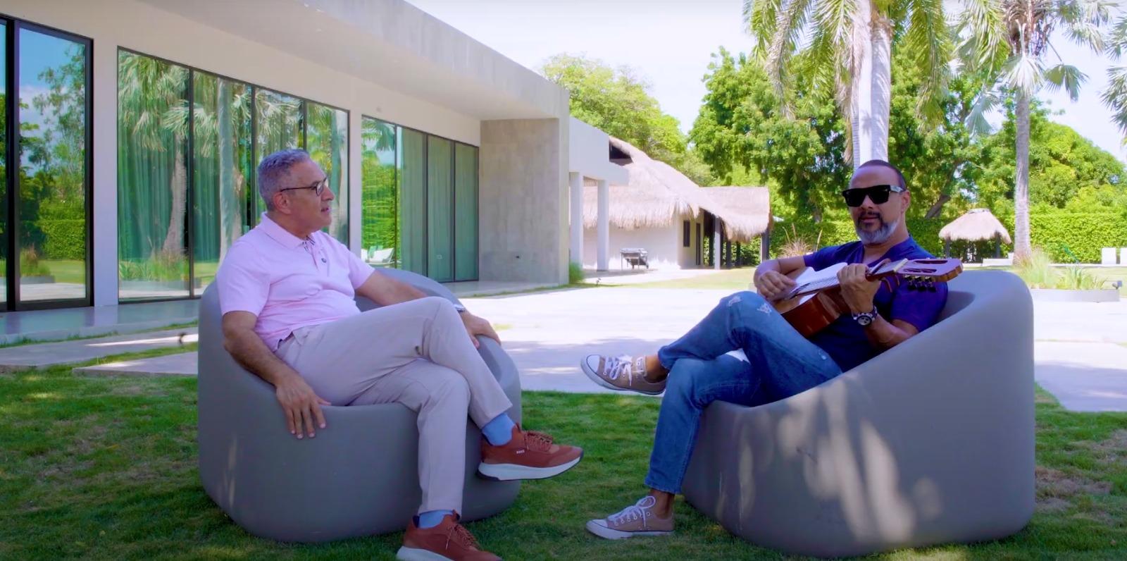 Jorge Cura entrevistando a Wilfran Castillo.