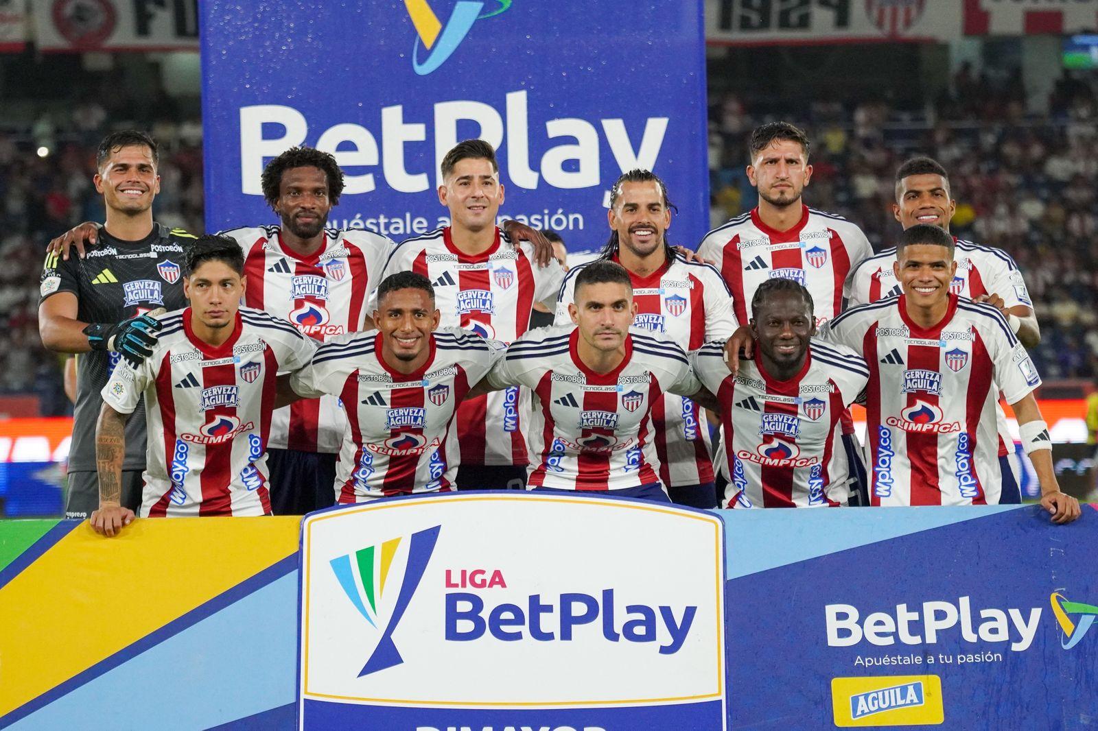 Equipo de Junior formado.