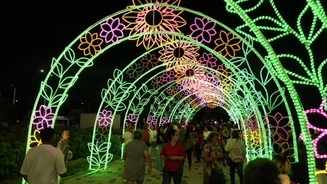 La Navidad llegó al Gran Malecón. 