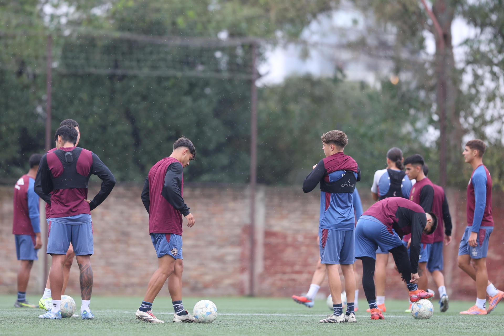 Entrenamiento del fútbol argentino.