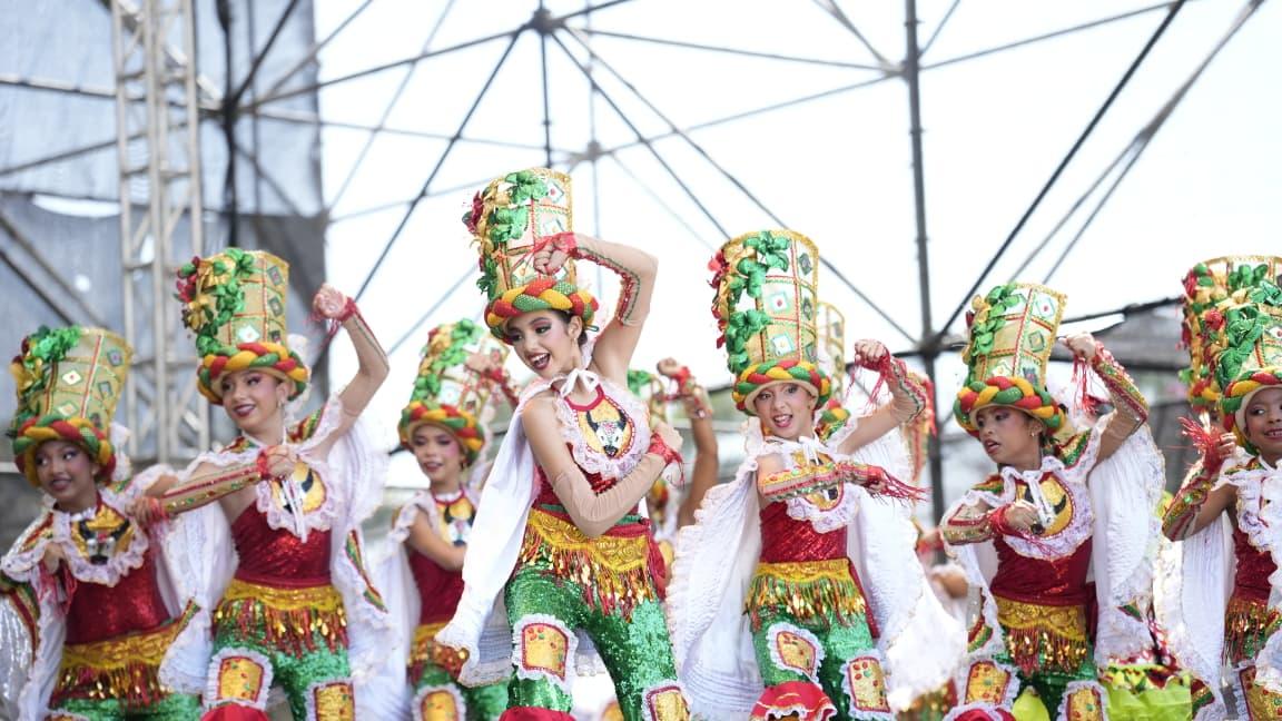 Fundación Centro Artístico Mónica Lindo con su presentación ‘Torito en Carnaval’.