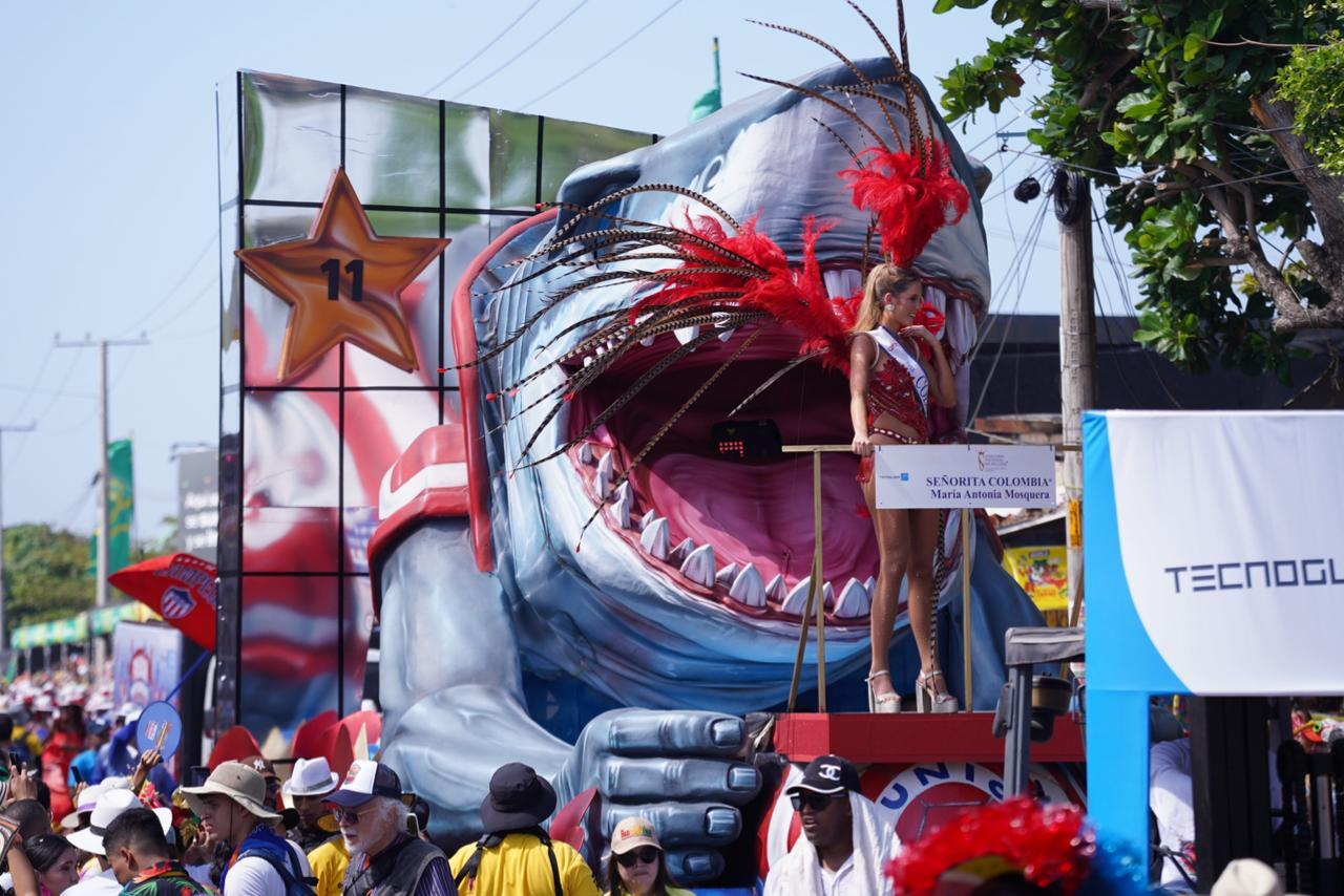 Pasión Tiburona, la carroza de Tecnoglass en honor al Junior de Barranquilla. 