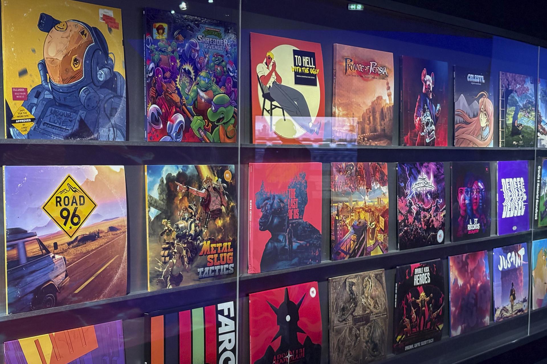 Vista de una galería de vinilos de música de videojuegos.