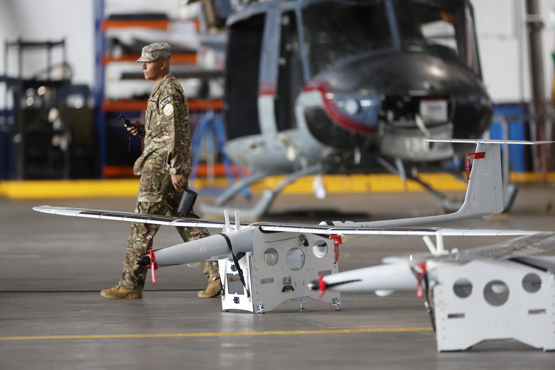 Drones, sistemas de aeronaves remotamente tripuladas.