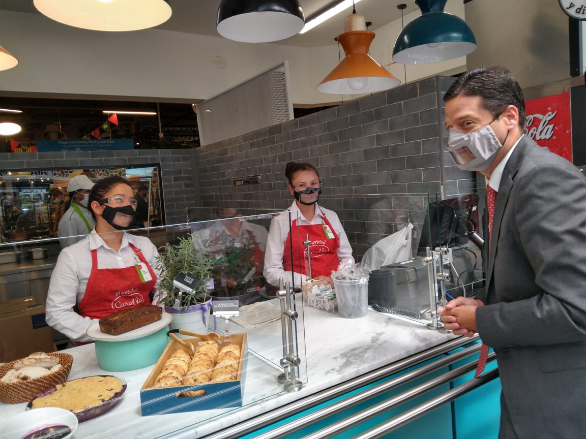 Tapabocas inclusivos para discapacidad auditiva.